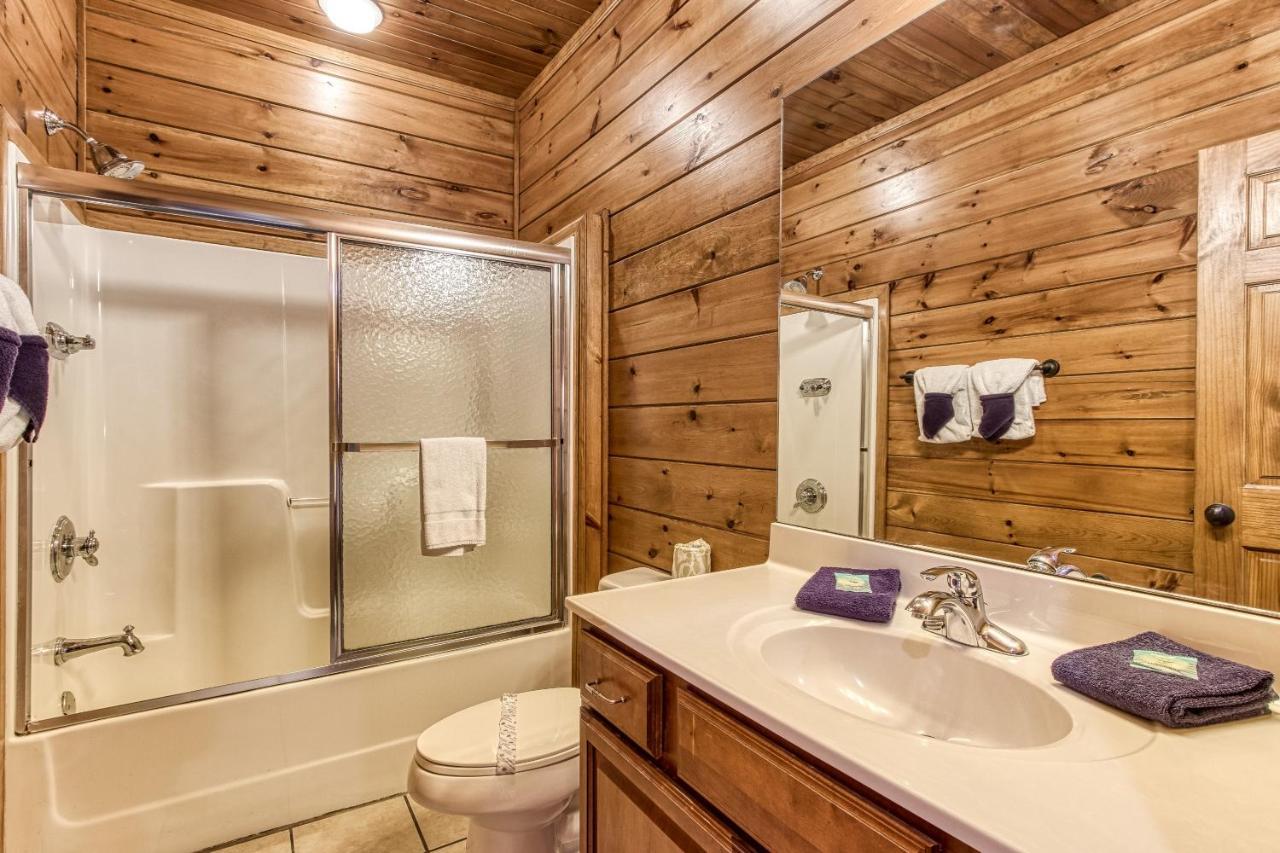 Lazy Bear Lodge, Hot Tub, Resort Pool, Wifi, 1089 Free Tickets Each Paid Day, Dollywood And More Гатлінбург Екстер'єр фото