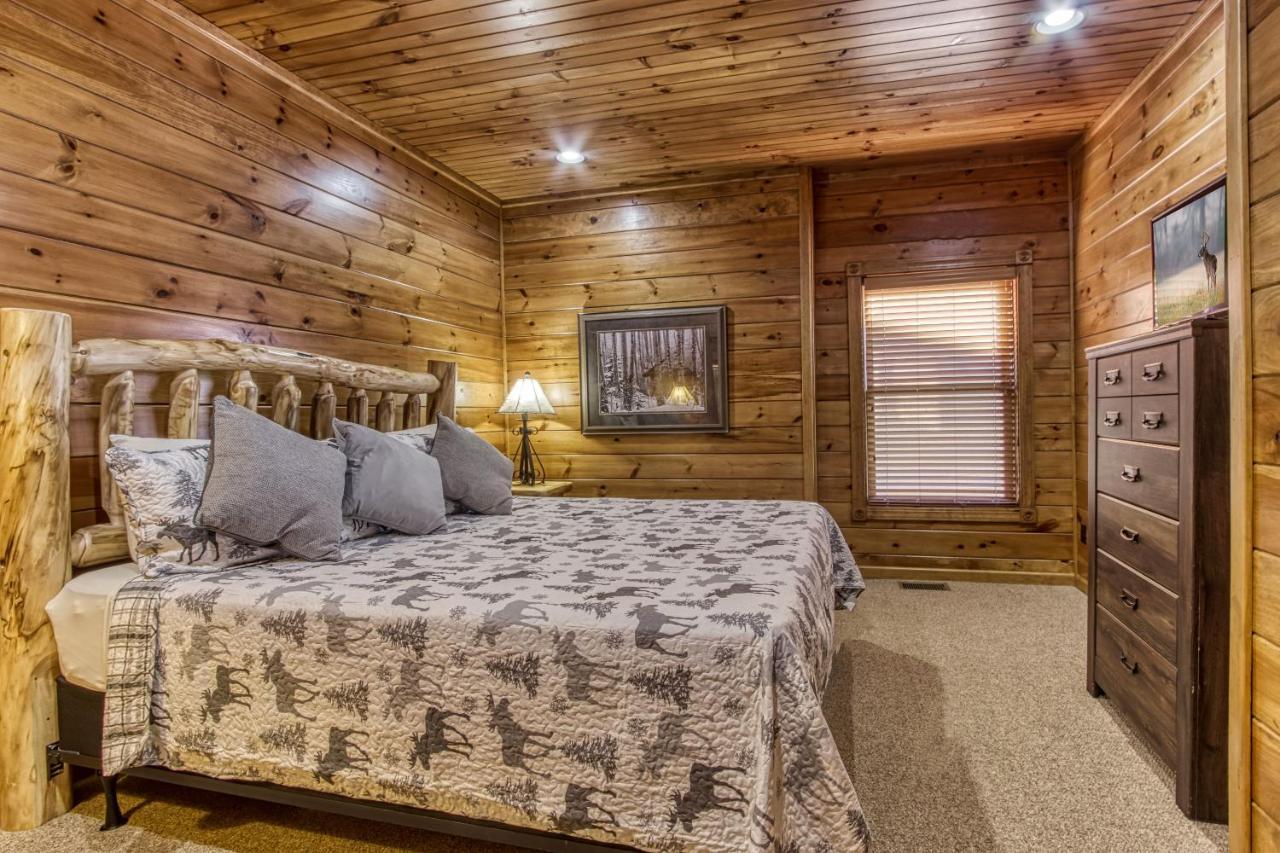 Lazy Bear Lodge, Hot Tub, Resort Pool, Wifi, 1089 Free Tickets Each Paid Day, Dollywood And More Гатлінбург Екстер'єр фото