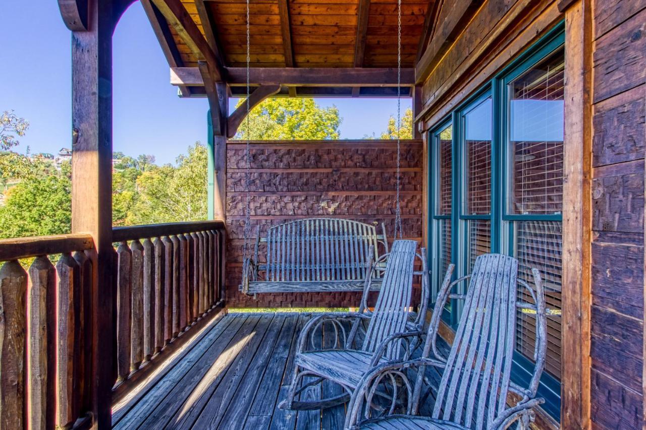 Lazy Bear Lodge, Hot Tub, Resort Pool, Wifi, 1089 Free Tickets Each Paid Day, Dollywood And More Гатлінбург Екстер'єр фото