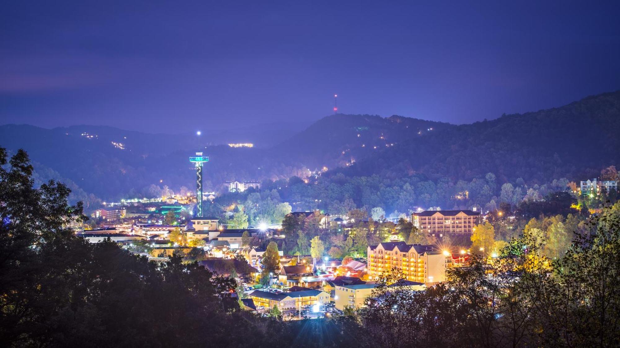 Lazy Bear Lodge, Hot Tub, Resort Pool, Wifi, 1089 Free Tickets Each Paid Day, Dollywood And More Гатлінбург Екстер'єр фото
